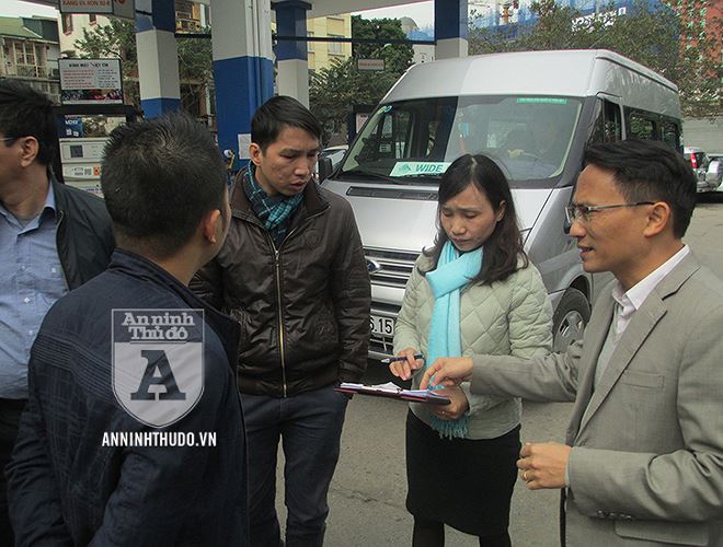 Toàn cảnh cuộc thực nghiệm đổ xăng giữa Petrolimex và lái xe ôtô khiếu nại